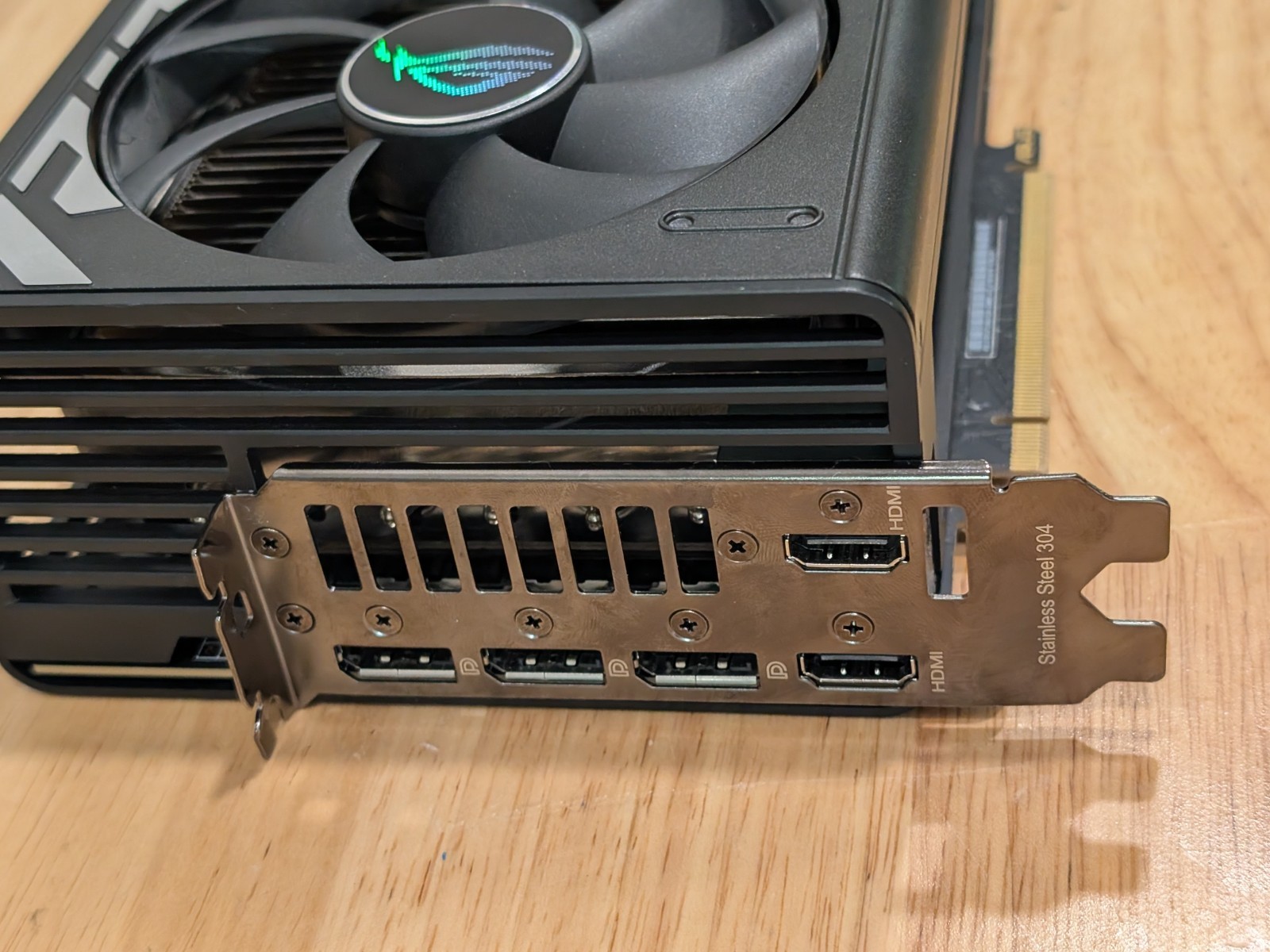BH MENAWARKAN Kartu Grafis ASU - Rtx 4090 24Gb Gddr6X ulasan dan harga